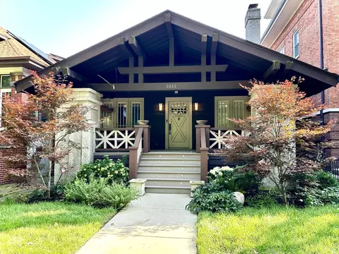2835 W Eastwood Ave, Chicago, IL 60625
