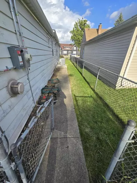 1825 E Forest Ave, Des Plaines, IL 60018 photo 7