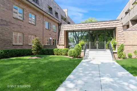 1730 W Galena Blvd #105W, Aurora, IL 60506