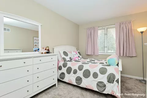 Bedroom - 616 Barbara Ln, Mchenry, IL 60051 photo 3 of 4