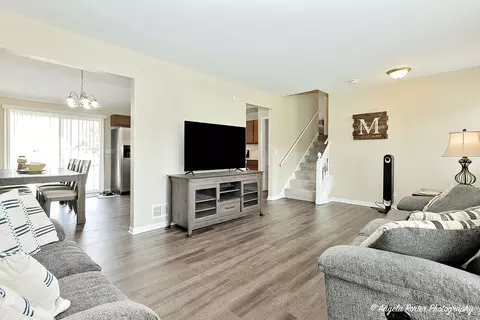 Living - 616 Barbara Ln, Mchenry, IL 60051 photo 2 of 2