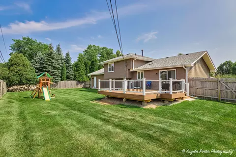 Exterior - 616 Barbara Ln, Mchenry, IL 60051 photo 5 of 7