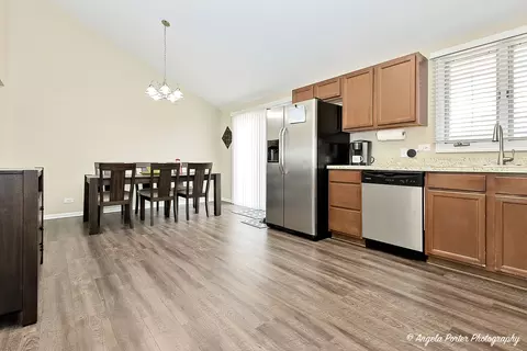 Kitchen - 616 Barbara Ln, Mchenry, IL 60051 photo 4 of 4