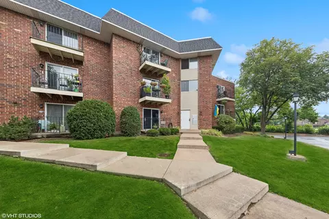 1730 S Arlington Heights Rd #3A, Arlington Heights, IL 60005