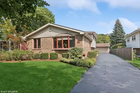 709 S Dryden Pl, Arlington Heights, IL 60005