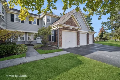 145 Lawn Ct, Buffalo Grove, IL 60089