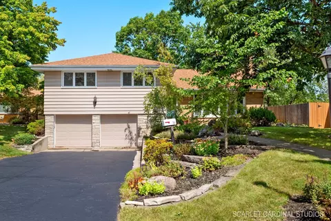 16 W Leslie Ln, Villa Park, IL 60181