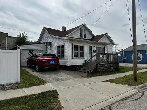 109 W Oak St, Watseka, IL 60970