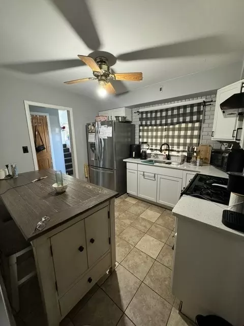 Kitchen - 5326 S 72nd Ct, Summit, IL 60501 photo 1 of 1