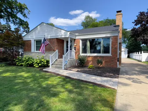 569 S Fairfield Ave, Lombard, IL 60148