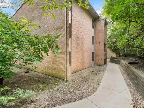 5900 Forest View Rd #3A, Lisle, IL 60532