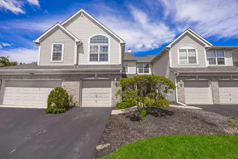 3094 Autumn Lake Dr #3094, Aurora, IL 60504