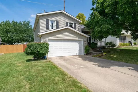 Exterior - 404 Carriage Hills Rd, Normal, IL 61761 photo 2 of 10