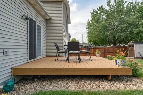 Exterior - 404 Carriage Hills Rd, Normal, IL 61761 photo 5 of 10