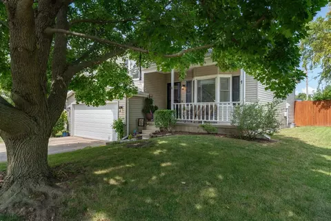 Exterior - 404 Carriage Hills Rd, Normal, IL 61761 photo 3 of 10
