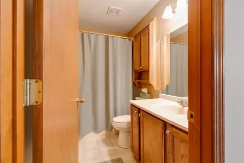 Bath - 404 Carriage Hills Rd, Normal, IL 61761 photo 1 of 2