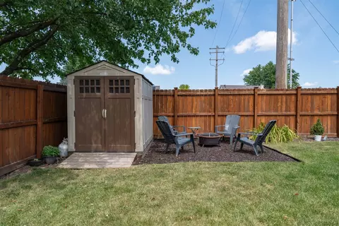Exterior - 404 Carriage Hills Rd, Normal, IL 61761 photo 8 of 10