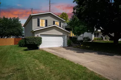 404 Carriage Hills Rd, Normal, IL 61761