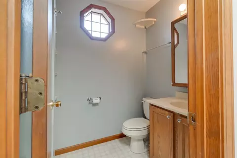 Bath - 404 Carriage Hills Rd, Normal, IL 61761 photo 2 of 2