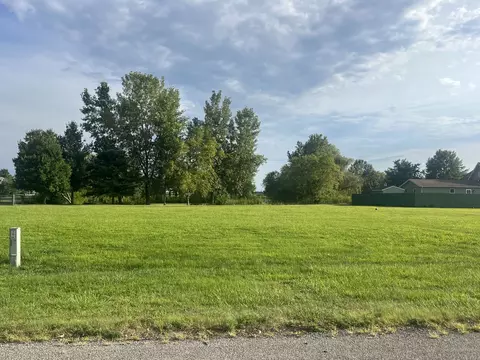 46 Nightingale Cir, Camargo, IL 61919