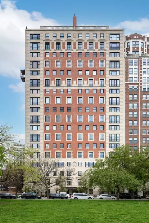 2430 N Lakeview Ave #5-6N, Chicago, IL 60614