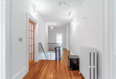 Entry Way - 258 Douglas Ave, Elgin, IL 60120 photo 3 of 4