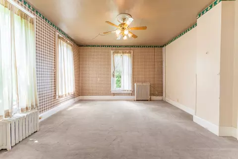 Bedroom - 258 Douglas Ave, Elgin, IL 60120 photo 1 of 9