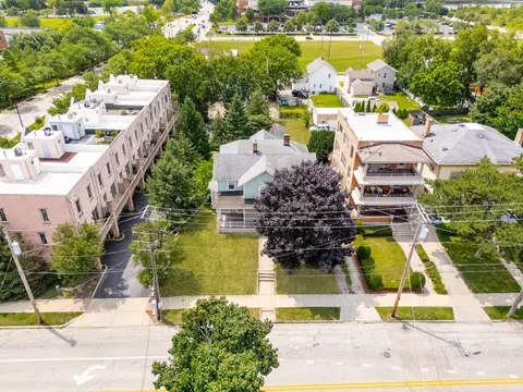 View/Area - 258 Douglas Ave, Elgin, IL 60120 photo 2 of 6
