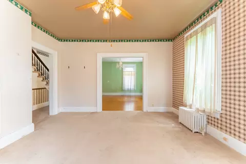 Living - 258 Douglas Ave, Elgin, IL 60120 photo 3 of 4