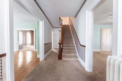 Entry Way - 258 Douglas Ave, Elgin, IL 60120 photo 2 of 4