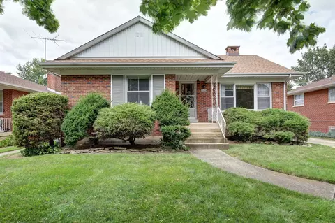 10608 Canterbury St, Westchester, IL 60154