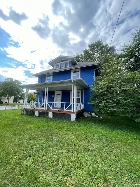 711 W College Ave, Normal, IL 61761