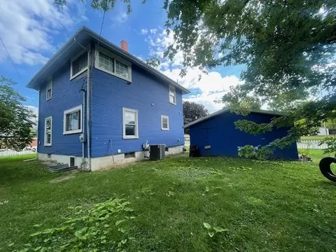 Exterior - 711 W College Ave, Normal, IL 61761 photo 2 of 4