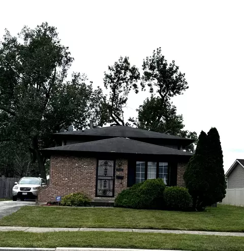 15216 8th Ave, Phoenix, IL 60426