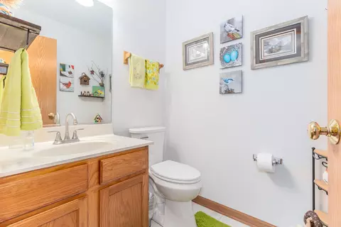 Bath - 7216 Sutherland Dr, Plainfield, IL 60586 photo 3 of 3