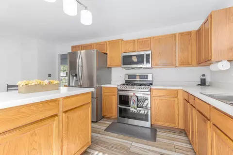 Kitchen - 7216 Sutherland Dr, Plainfield, IL 60586 photo 2 of 2