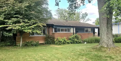 1125 Harms Rd, Glenview, IL 60025