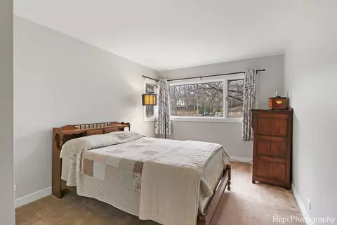 Bedroom - 1010 Douglas Rd, Elgin, IL 60120 photo 4 of 5