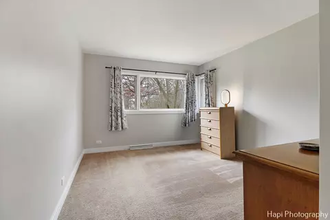Bedroom - 1010 Douglas Rd, Elgin, IL 60120 photo 3 of 5