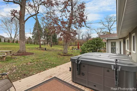 Exterior - 1010 Douglas Rd, Elgin, IL 60120 photo 5 of 12