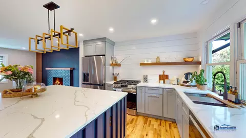 Kitchen - 584 Gaslight Dr, Algonquin, IL 60102 photo 3 of 5