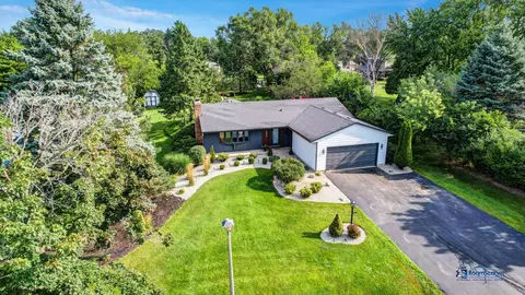 View/Area - 584 Gaslight Dr, Algonquin, IL 60102 photo 1 of 6