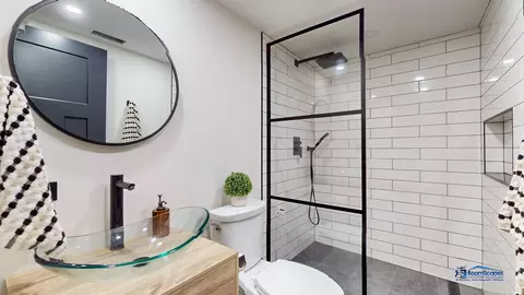 Bath - 584 Gaslight Dr, Algonquin, IL 60102 photo 3 of 3