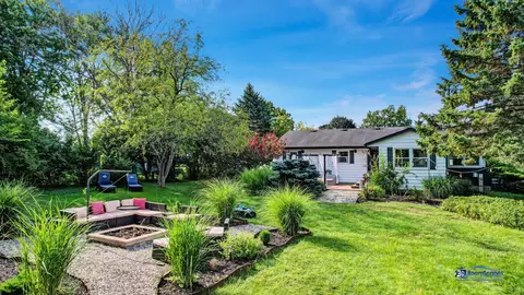 Exterior - 584 Gaslight Dr, Algonquin, IL 60102 photo 6 of 12