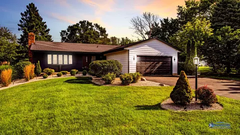 Exterior - 584 Gaslight Dr, Algonquin, IL 60102 photo 3 of 12