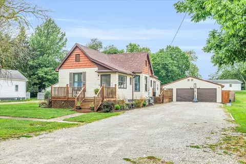 350 S Elm St, Paxton, IL 60957
