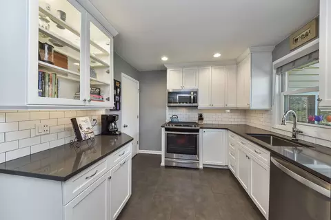 Kitchen - 1726 Glencoe St, Wheaton, IL 60187 photo 2 of 2