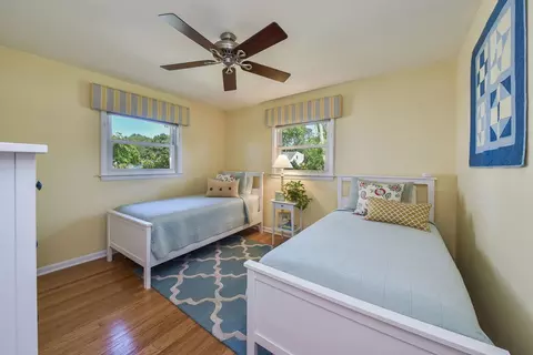 Bedroom - 1726 Glencoe St, Wheaton, IL 60187 photo 2 of 3