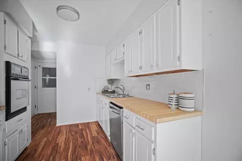 Kitchen - 1707 King Dr #D, Normal, IL 61761 photo 1 of 3