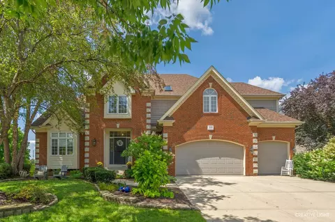 3840 Sunburst Ln, Naperville, IL 60564